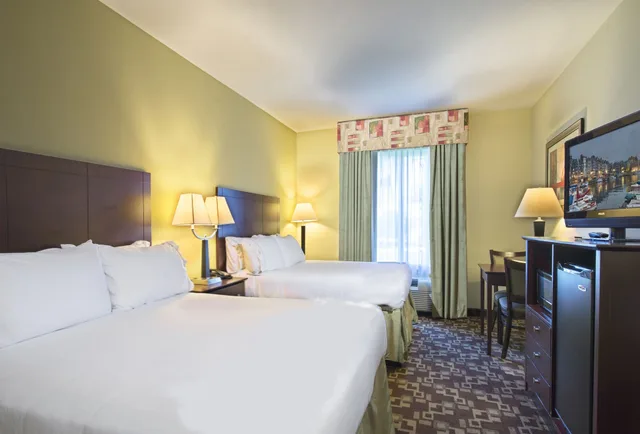 Standard, 2 Queen Beds, Holiday Inn Express and Suites Port St. Lucie West 2/5