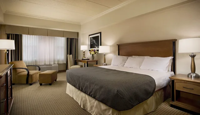غرفة ديلوكس بسرير كينج للمدخنين، Hollywood Casino Hotel 1/1