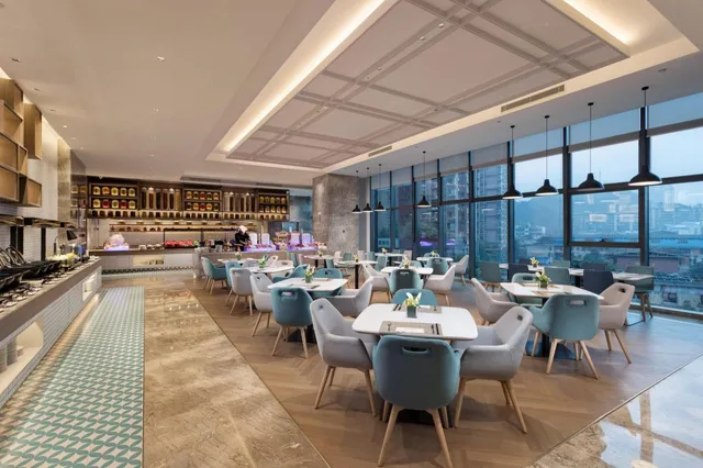 غرفة بريميير بسريرين منفصلين، Holiday Inn Guiyang City Center 1/1