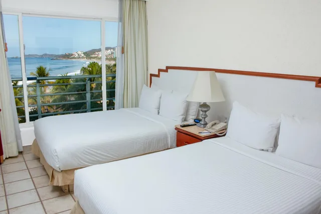 Junior Suite, Emporio Ixtapa 1/10