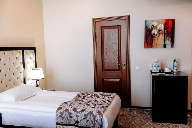 غرفة قياسية مفردة بسرير كينج، Plaza Hotel Bishkek 1/5