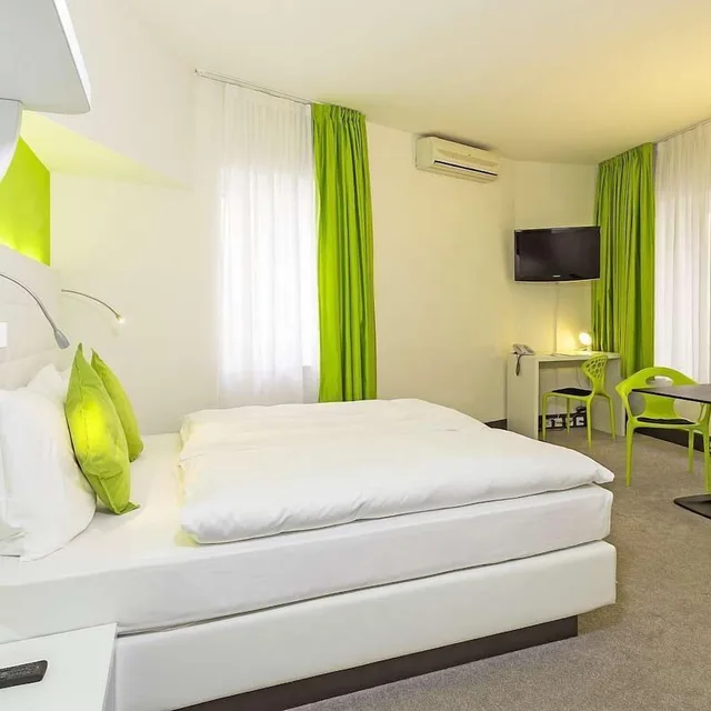 Deluxe, King Bed, Electronic Cigarette Only, Accessible، Hotel City Inn 1/1