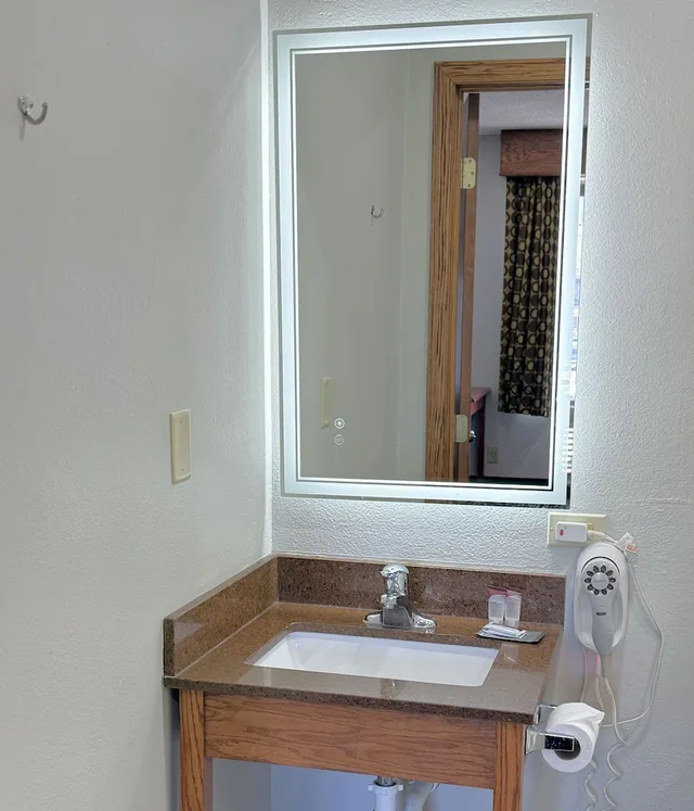 استوديو بسرير كوين، Town House Extended Stay Hotel Downtown 2/4
