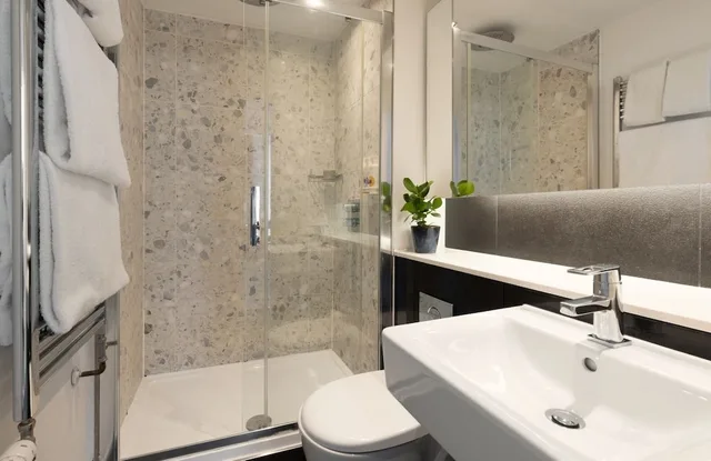 Room, Double Bed, Native Hyde Park 4/7