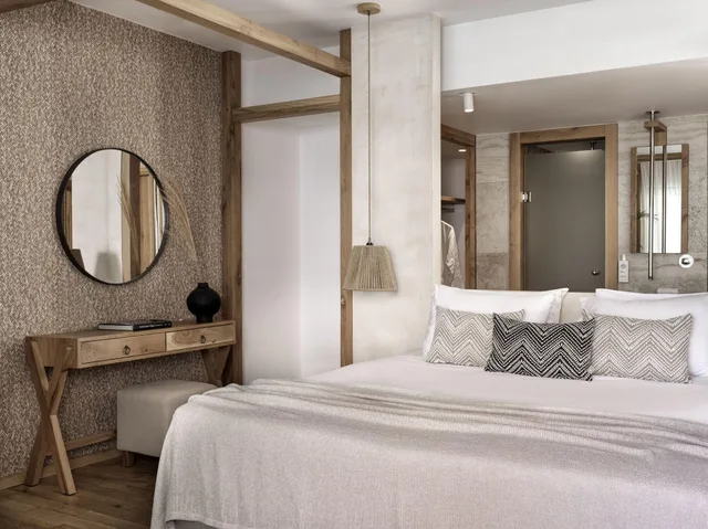 غرفة بريميوم بسرير مزدوج بإطلالة على المسبح بحوض جاكوزي، Stella Island Luxury Resort & Spa - Adults Only 4/4