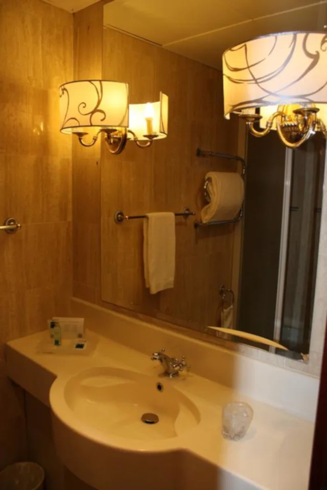 غرفة قياسية بسرير مزدوج، Unahotels Scandinavia Milan 2/2