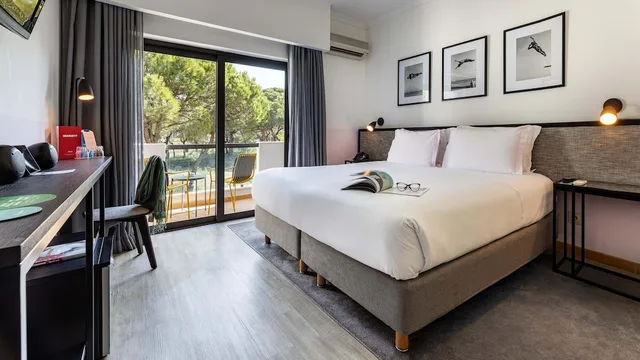 غرفة قياسية بسريرين منفصلين، The Magnolia Hotel 2/7