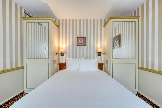 Classic, Double Bed, Hotel Belfast 8/10