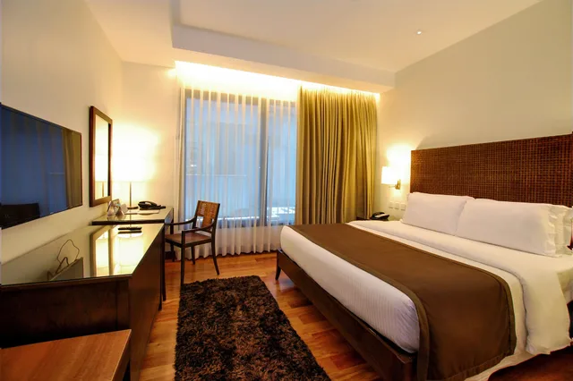 Standard King, City Garden Grand Hotel 2/7