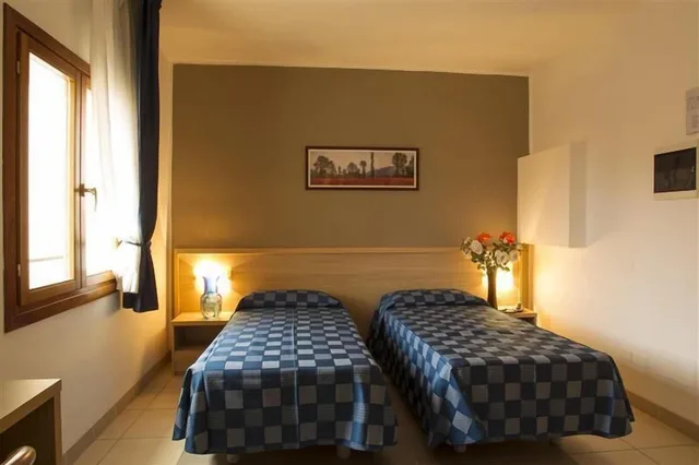 غرفة بسريرين منفصلين، Domus Ciliota 6/8