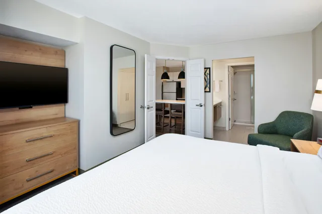 غرفة بغرفتي نوم لذوي الإعاقة، Staybridge Suites Omaha 80th And Dodge 1/2