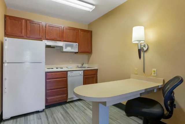 استوديو ديلوكس بسريرين مزدوجين مع أريكة، Extended Stay America Select Suites Phoenix Airport E Oak St 7/7