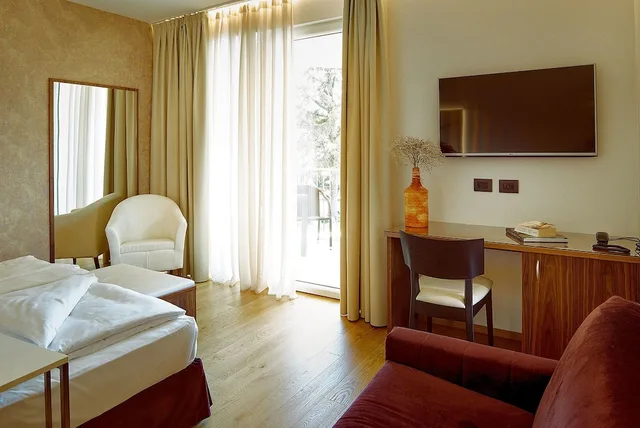 جناح جونيور بسرير كوين، Hotel Campagnola 2/3