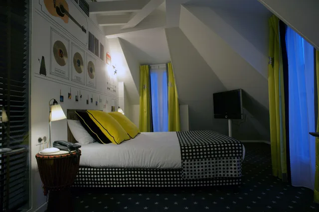 جناح ديلوكس بسرير كوين، Hotel Du Triangle D Or 6/10