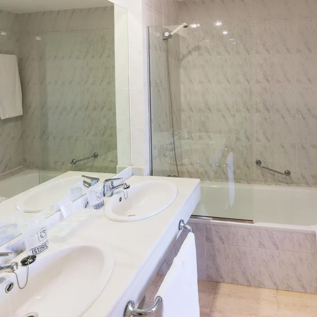 غرفة بسرير مزدوج أو سريرين منفصلين مع سرير إضافي، Hotel Beatriz Playa & Spa 9/10