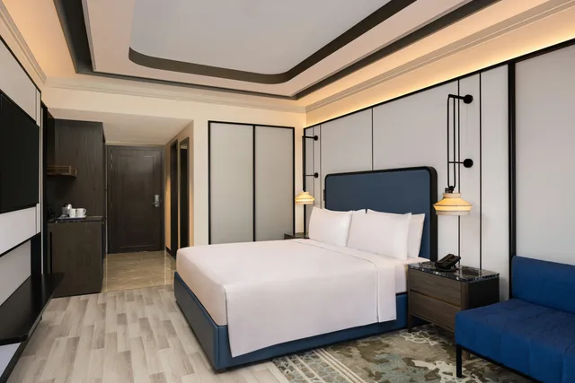 غرفة بسرير كينج لذوي الإعاقة، Doubletree by Hilton Bengaluru Airport 3/7