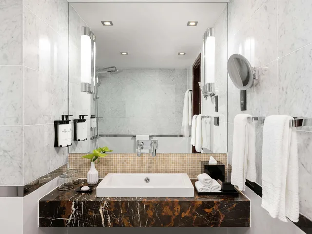 غرفة فاخرة بسرير كينج، Sofitel Victoria Warsaw 7/7