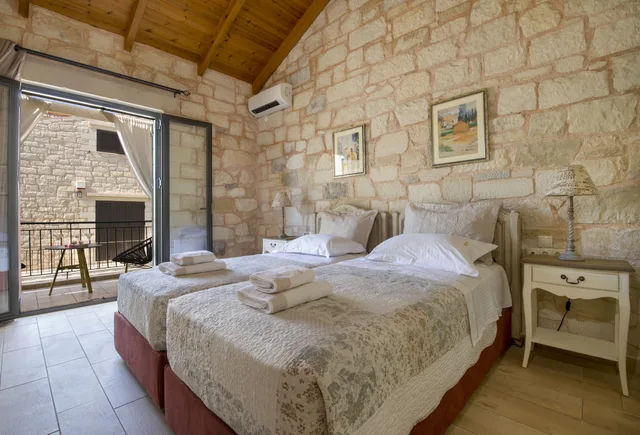 فيلا سوبيريور بسرير كوين وسريرين منفصلين بغرفتي نوم مع أريكة بمسبح خاص، Villa Constancia 6/10
