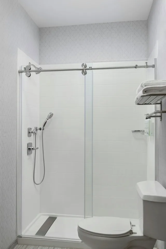 جناح بسرير كينج مع أريكة لذوي الإعاقة، SpringHill Suites by Marriott Frankenmuth 3/5