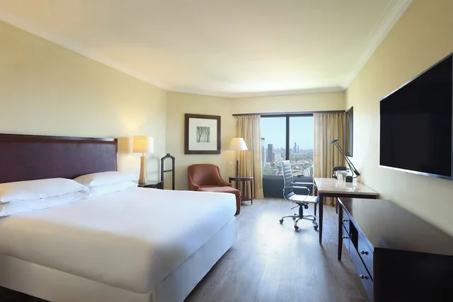 غرفة كلوب بسرير كينج، Sheraton Buenos Aires Hotel And Convention Center 2/7