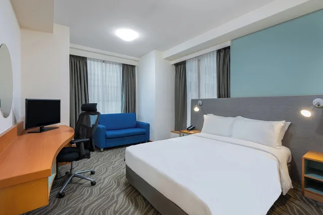 غرفة قياسية بسرير كوين، Holiday Inn Express Causeway Bay Hong Kong 2/6