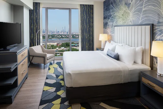 غرفة قياسية بسرير فردي، Hotel Indigo Flushing 2/3