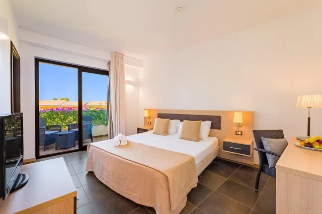 Room, Quadruple, Double Bed, Borgo del Principe 4/10