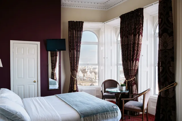 Deluxe, Double Bed, Sea View, Haddington House 1/6