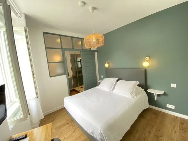 غرفة سوبيريور بسرير كوين، Hôtel Saint-Michel 1/5