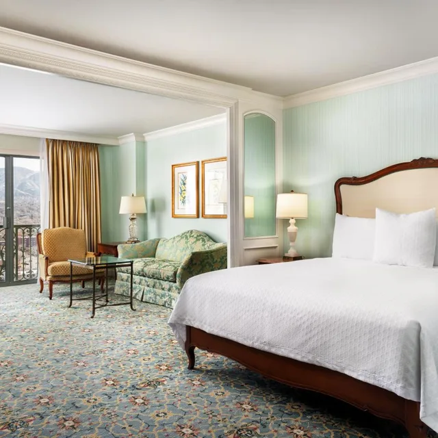 غرفة بريميوم بسرير كينج، The Grand America Hotel 1/6