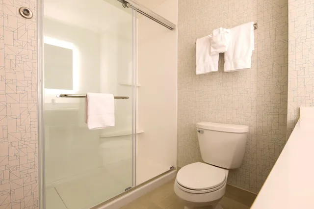جناح بسرير كينج بغرفة نوم واحدة، Holiday Inn Express Suites Monroe 2/3