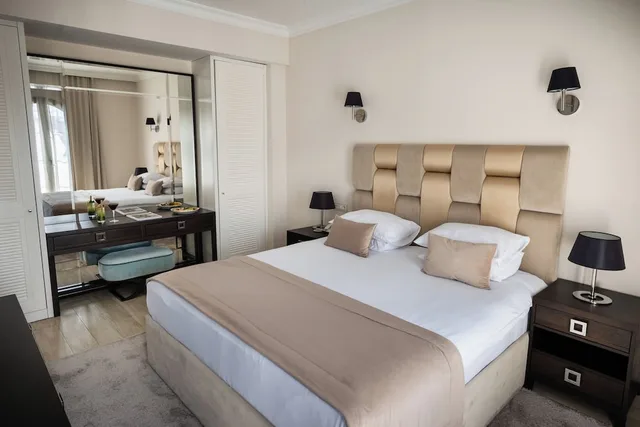 جناح جونيور بسرير كوين مع أريكة، Hotel Moskva 2/10