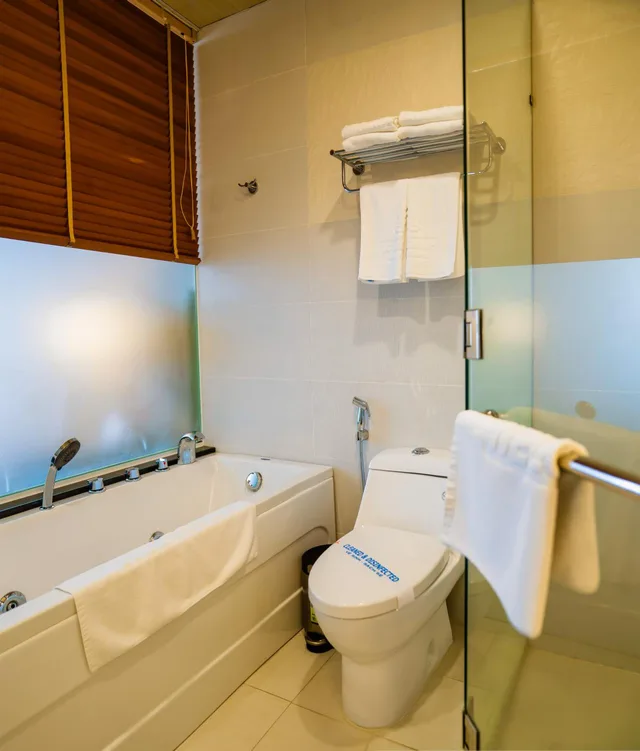 جناح جونيور بسرير كوين وسرير فردي، Lotus Saigon Hotel 6/6