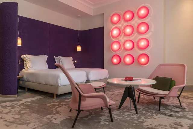 King Bed, Yndo Hotel 4/10