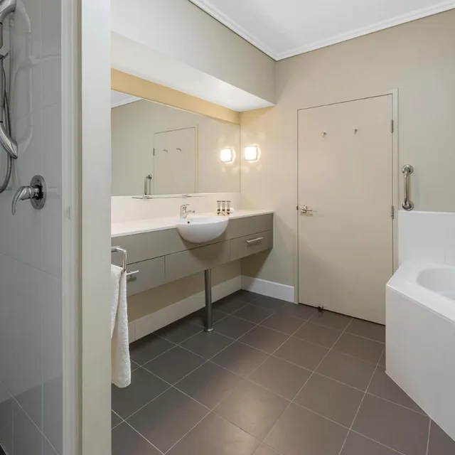 3 Bedrooms, Premier, Apartment, Ocean View, Oaks Hervey Bay Resort and Spa 10/10