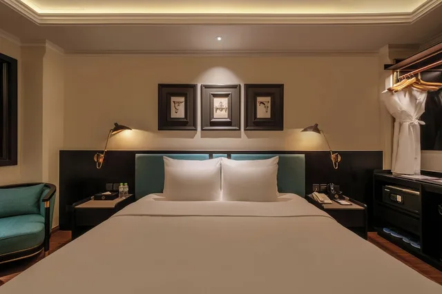 Superior, King Bed, No Window، Champton Hanoi Hotel 3/6