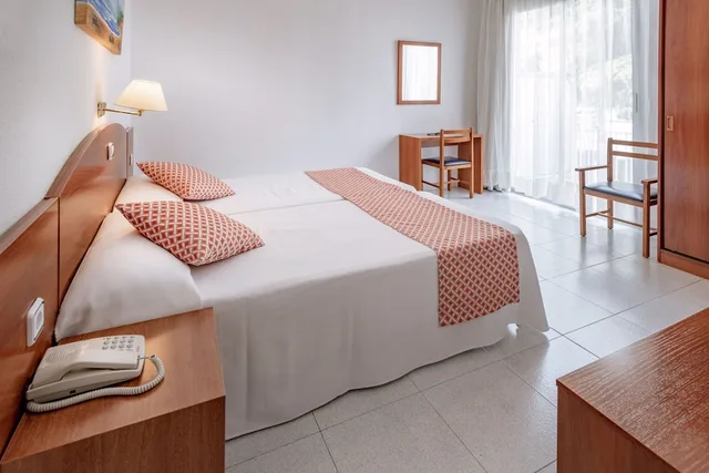 Standard, Double or Twin Bed, Balcony, GHT Balmes Hotel, Aparthotel & Splash 10/10