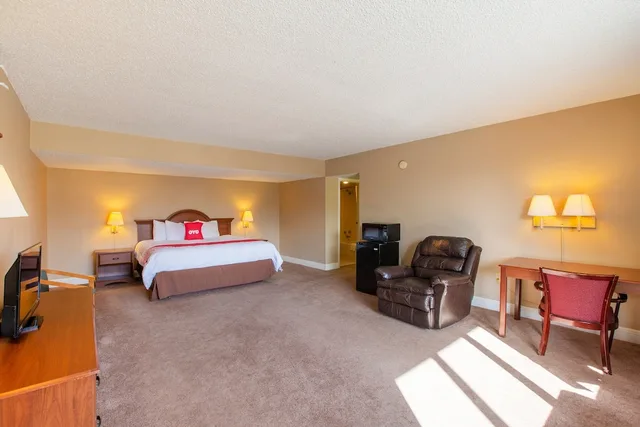 غرفة بريميوم بسرير كينج للمدخنين، Hotel Port Allen LA I-10 West 1/5