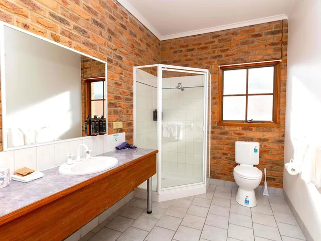 Spa, Suite, Queen Bed, MERCURE PORT OF ECHUCA 7/7