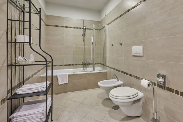 جناح بسرير مزدوج، Castel Martini Wellness And Business Hotel 2/3