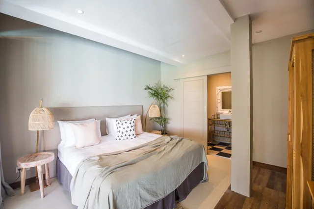 Room, Queen Bed, Pool View, Bloomfield Umalas 4/10
