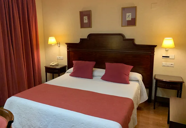 غرفة قياسية بسرير مزدوج أو سريرين منفصلين، Hotel Santo Domingo Lucena 3/4