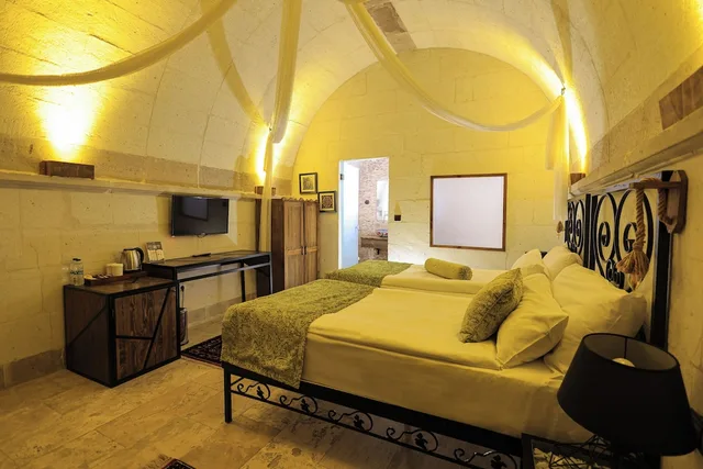 Stone, Double Bed، Ortahisar Cave Hotel 3/4