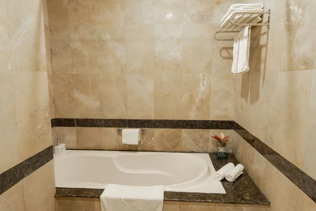 Deluxe, Triple, Twin Beds, French Bed, Wave Wing، Ninh Binh Legend Hotel 7/10
