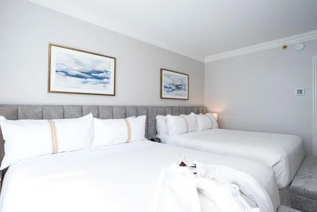 غرفة كلاسيكية ديلوكس بسرير مزدوج، Sutton Place Hotel 1/6
