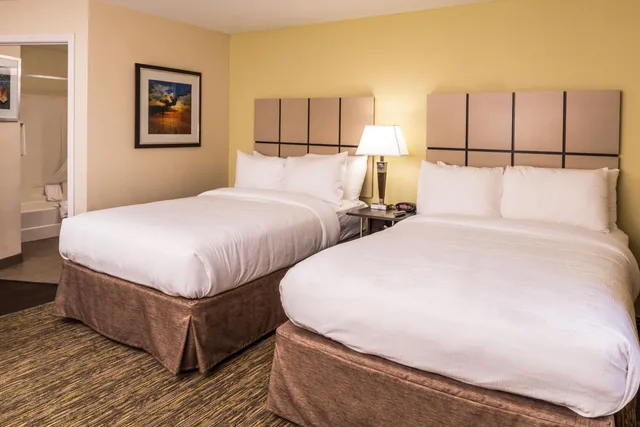 جناح بسريرين مزدوجين لذوي الإعاقة، Candlewood Suites Kansas City 1/7