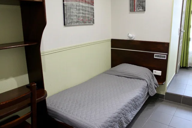 غرفة مفردة، Hotel des Pyrenees 1/20