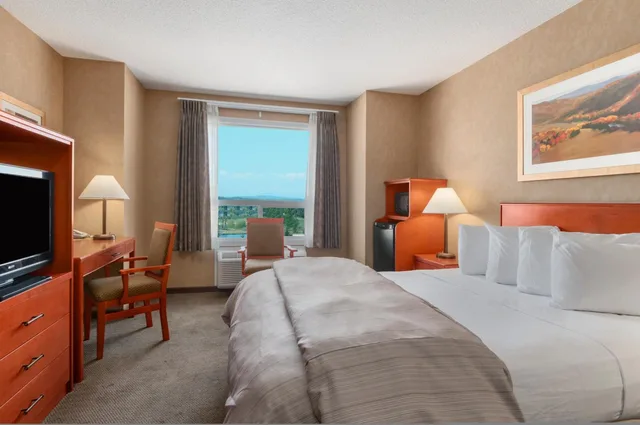 استوديو بسرير كينج وسرير كوين، Days Inn Suites By Wyndham Cochrane 2/6