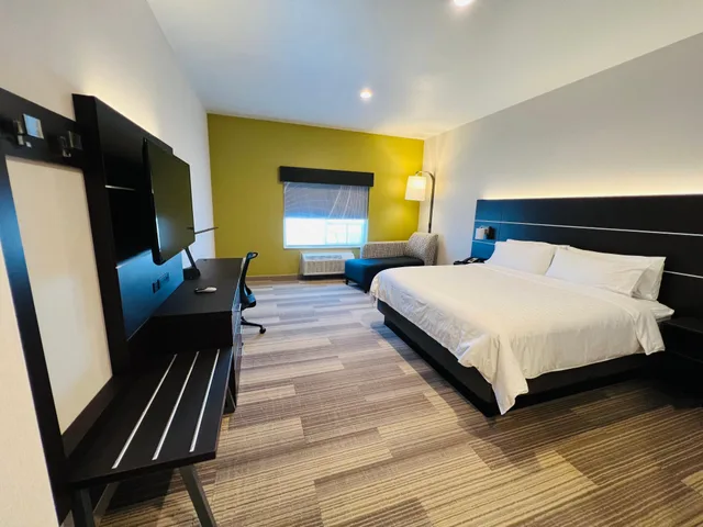 جناح بغرفة نوم واحدة لذوي الإعاقة، Holiday Inn Express Hotel Suites Salinas 2/6