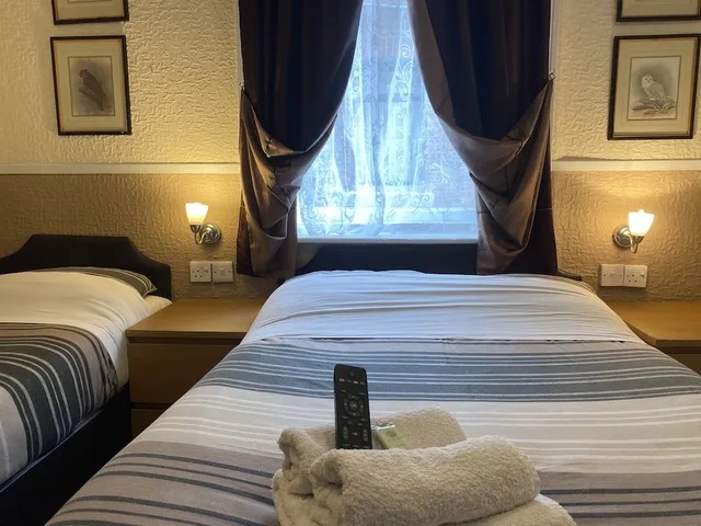 غرفة ثلاثية، Grange House Hotel 9/10
